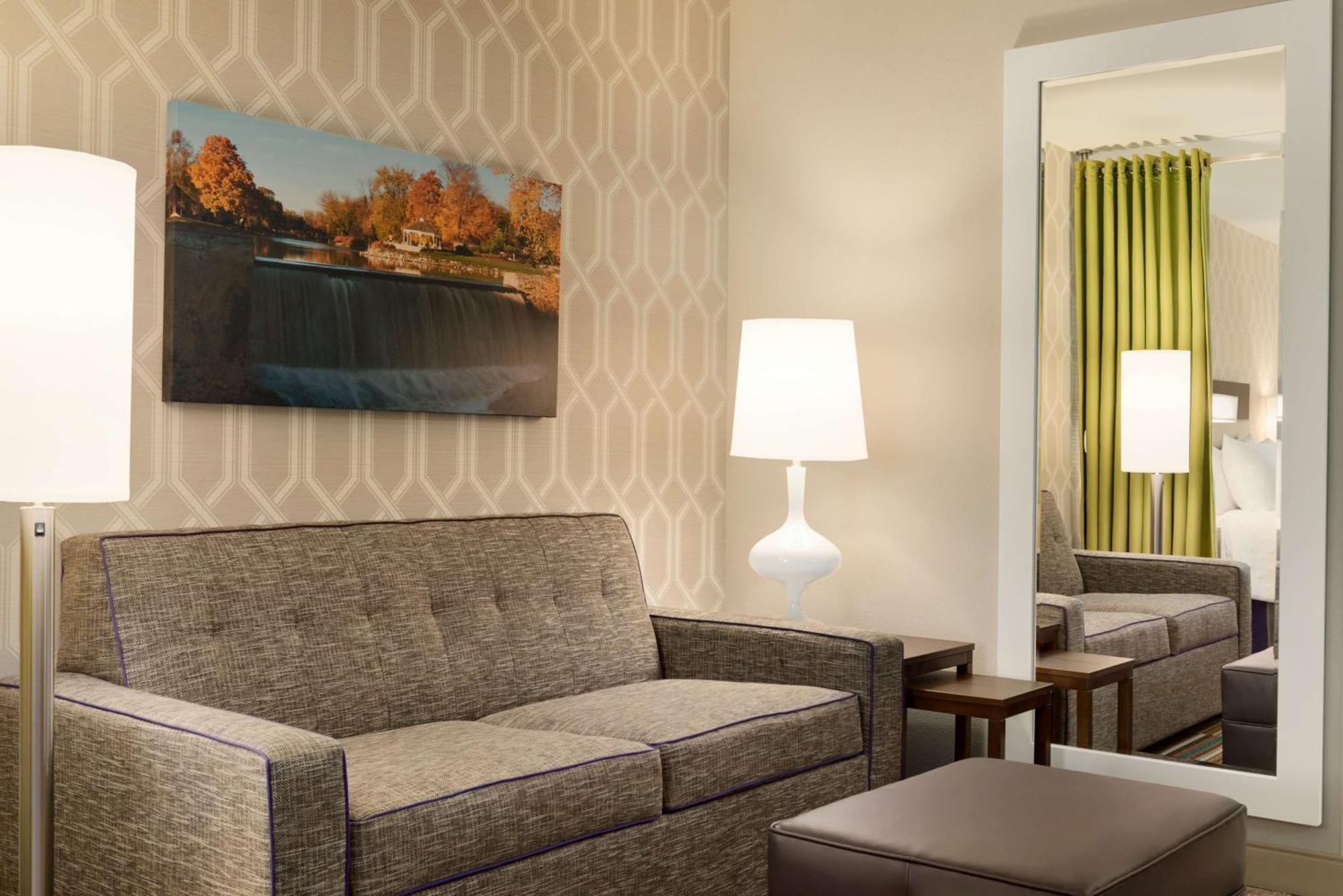 Home2 Suites By Hilton Menomonee Falls Milwaukee Exteriör bild